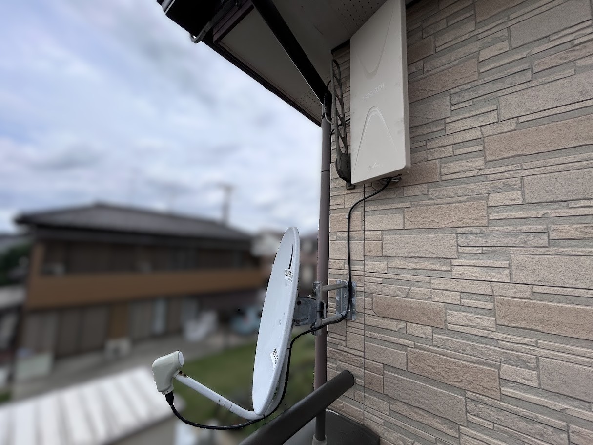 受信不良→八木式撤去し平面アンテナ設置_施工前
