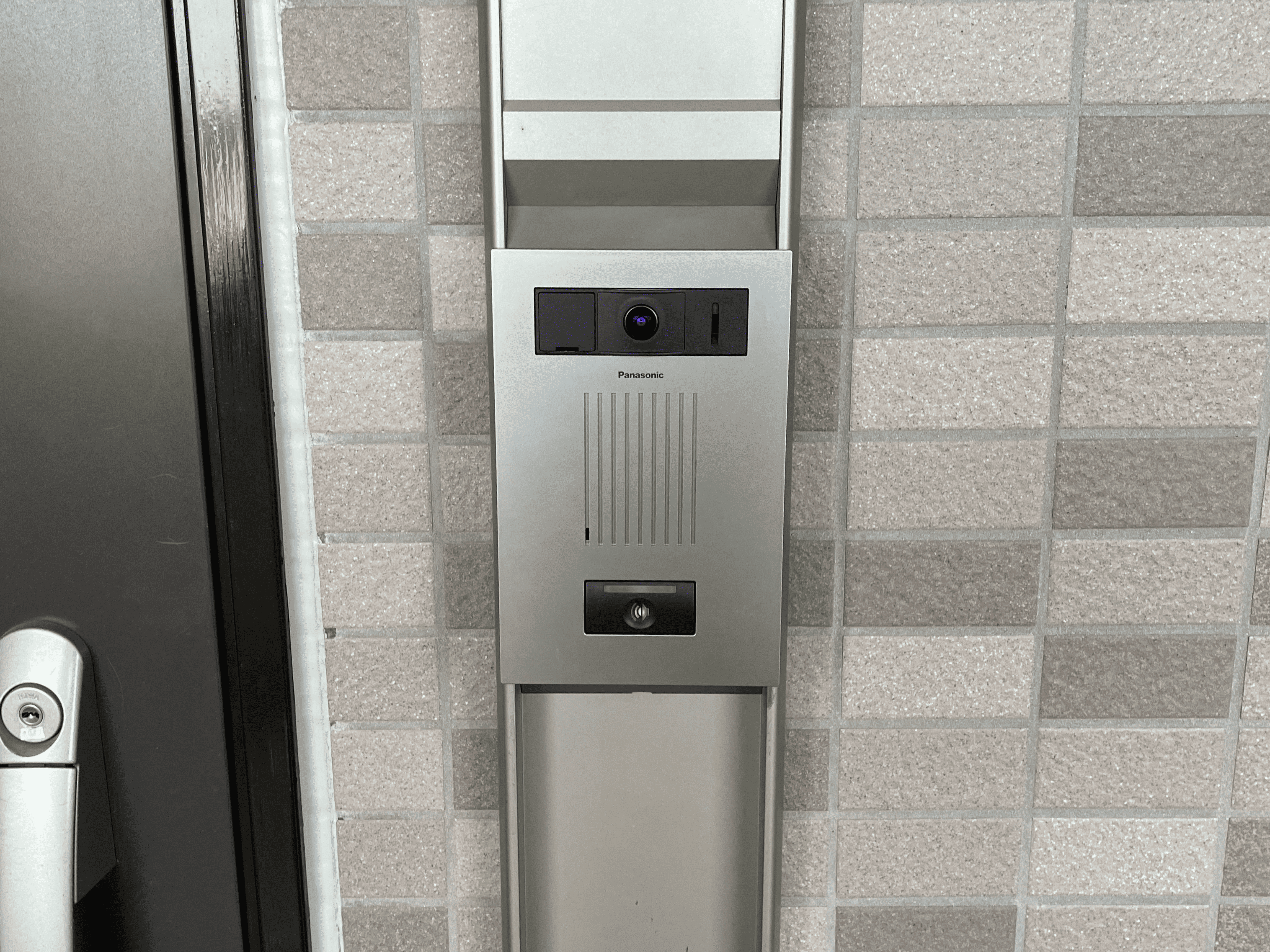 マンションインターホン交換工事（46室）屋外子機_施工後