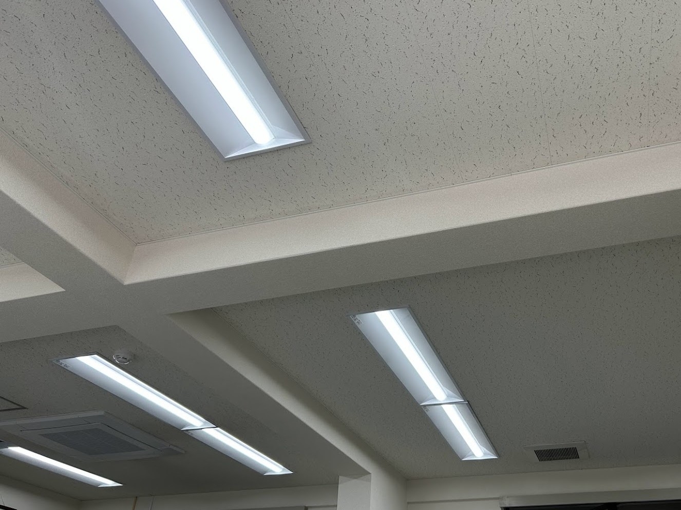 オフィス照明LED化工事_施工前