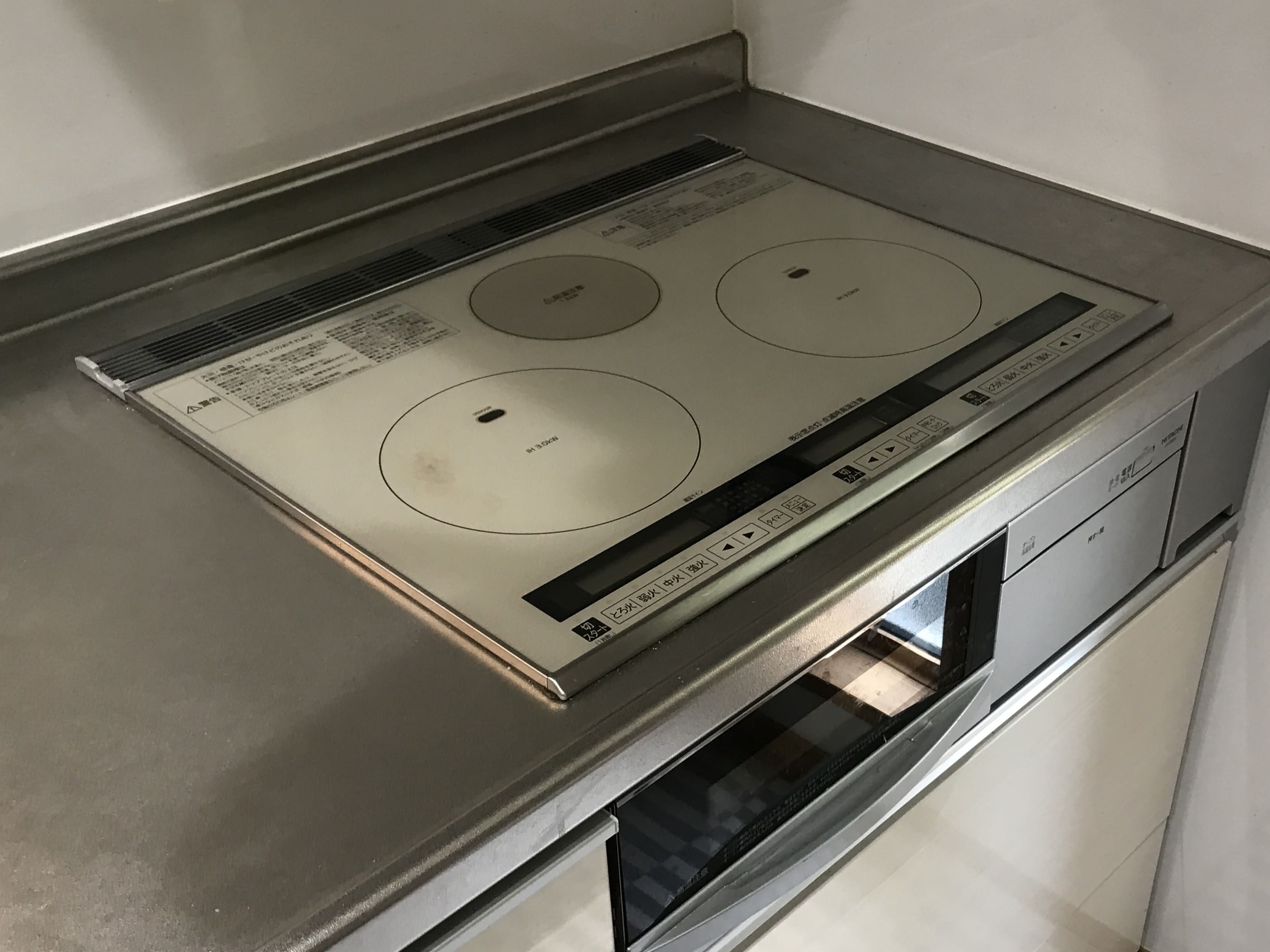 戸建て住宅 3口→2口 IHクッキングヒーター交換工事_施工事例1