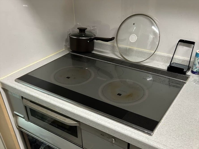 戸建て住宅 3口→2口 IHクッキングヒーター交換工事_施工事例1