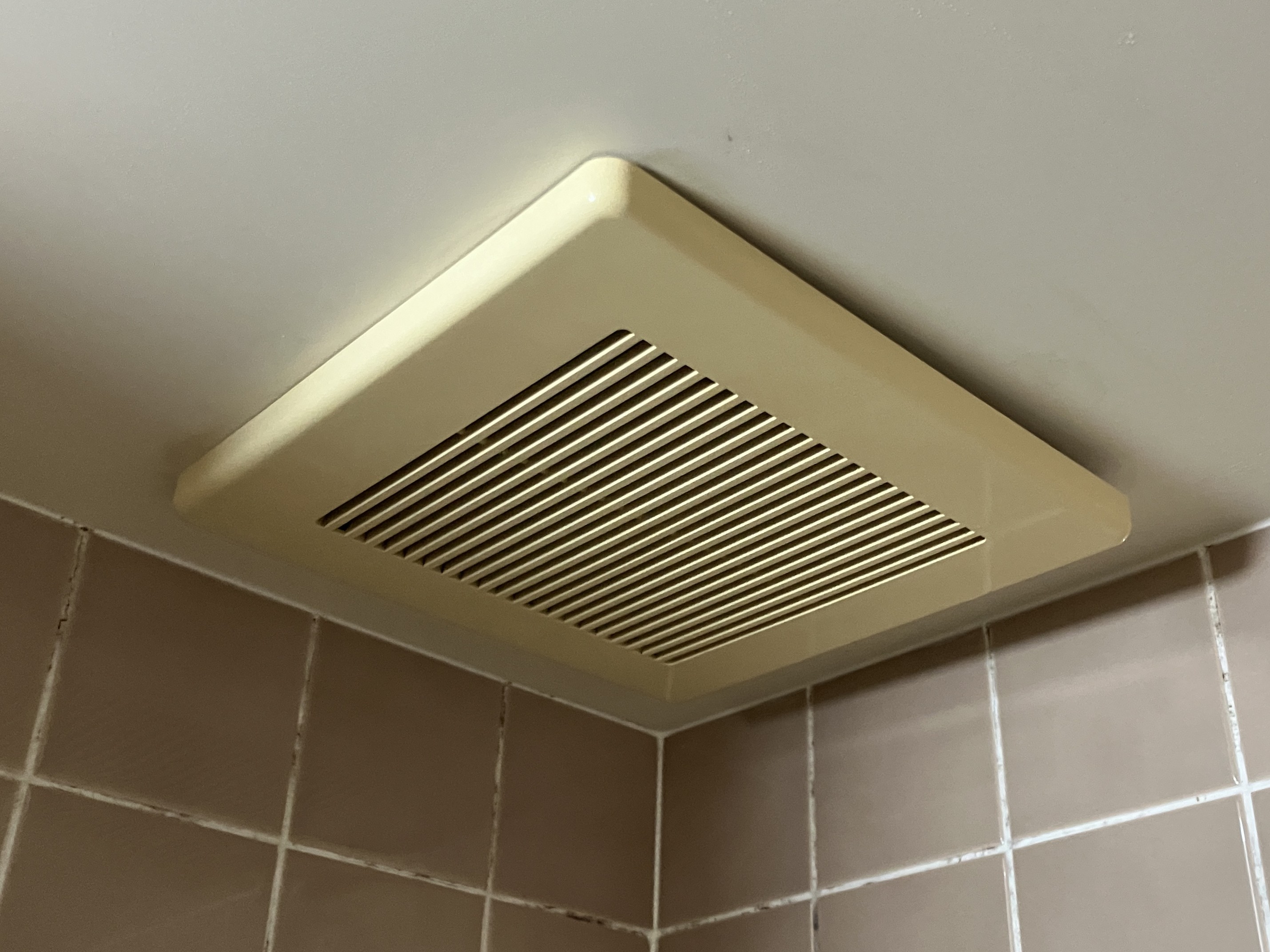 浴室換気扇交換工事_施工前