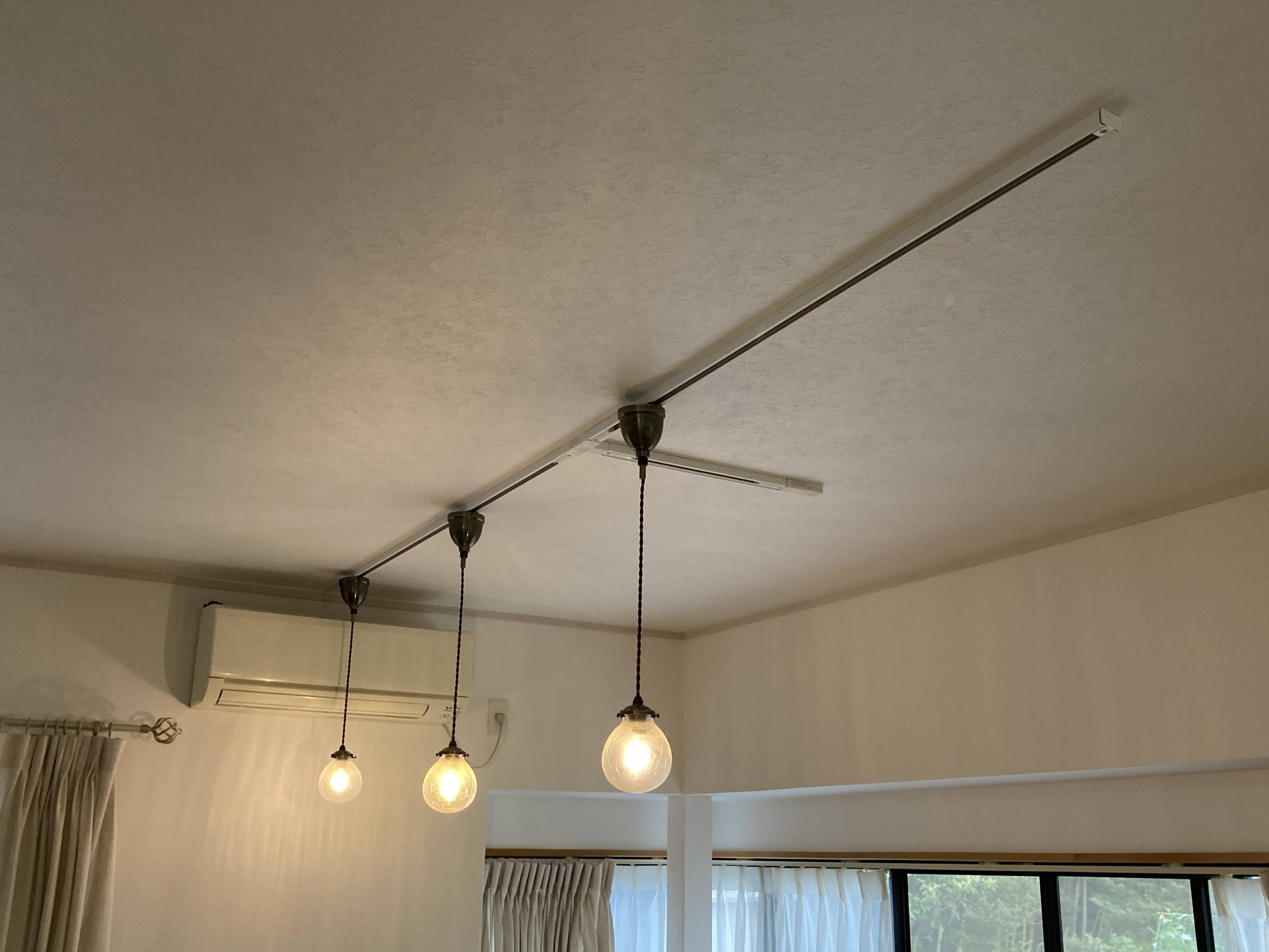 ダクトレール設置工事（T字：ストレート2m＋延長1m） 施工例2