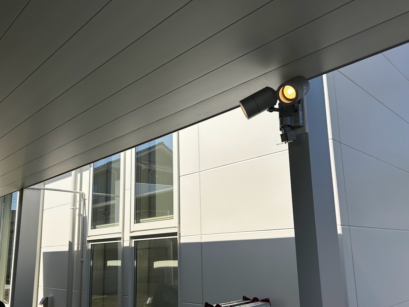 センサーライト設置工事_施工後